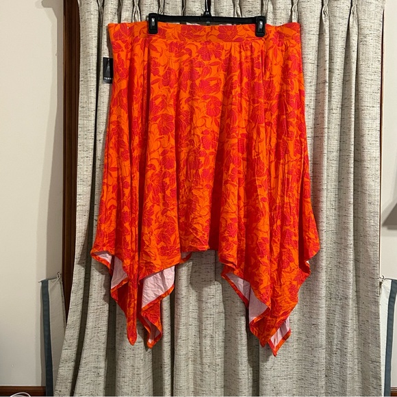 Torrid Handkerchief Hem Skirt - Super Soft Floral Orange - 4X - Picture 6 of 7